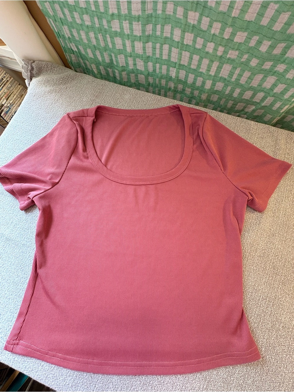 Classic Scoop Neck Crop Top in Rose